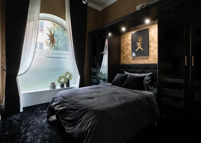 Spacious Oasis Only Minutes From The City Center