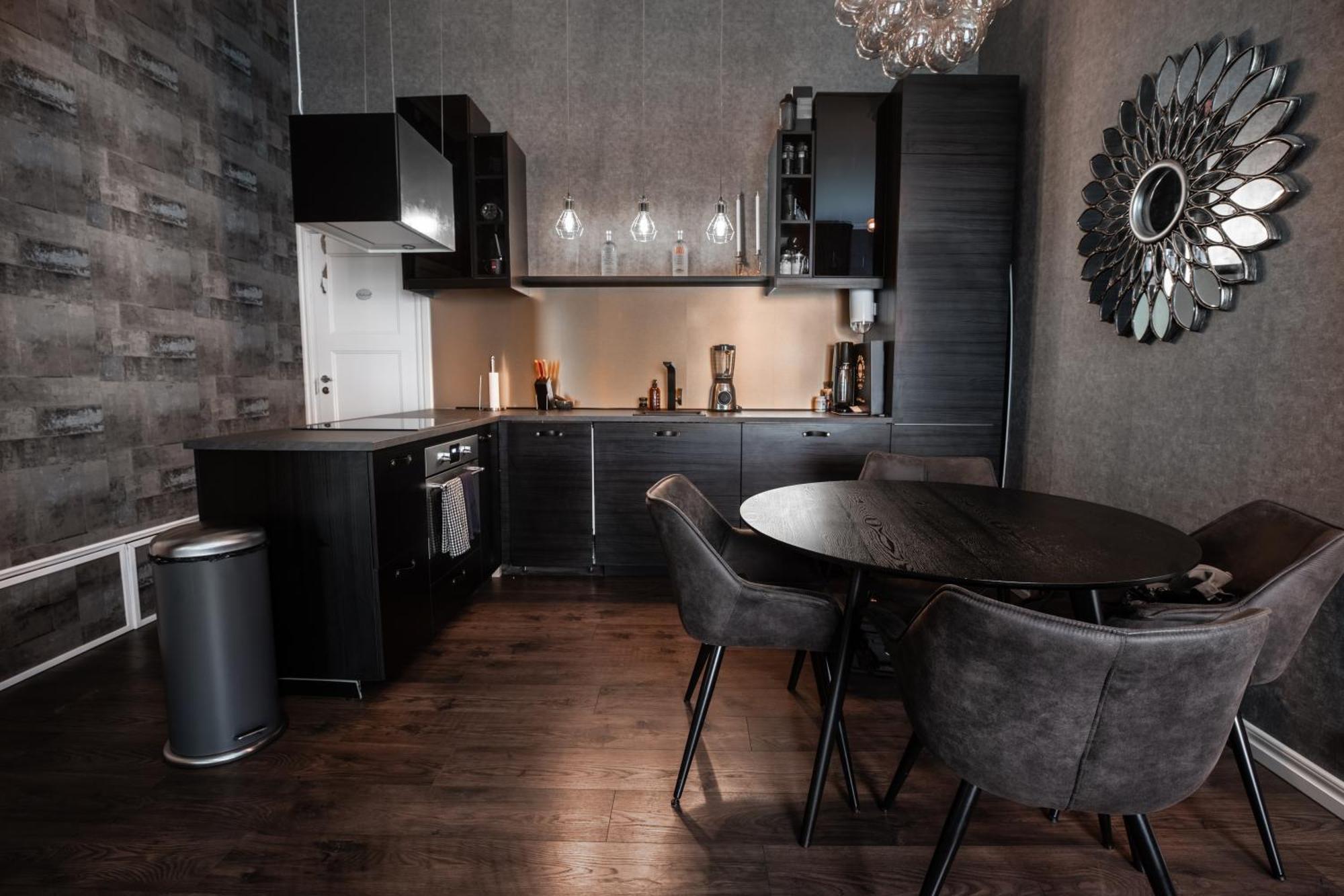 Spacious Oasis Only Minutes From The Center Apartment